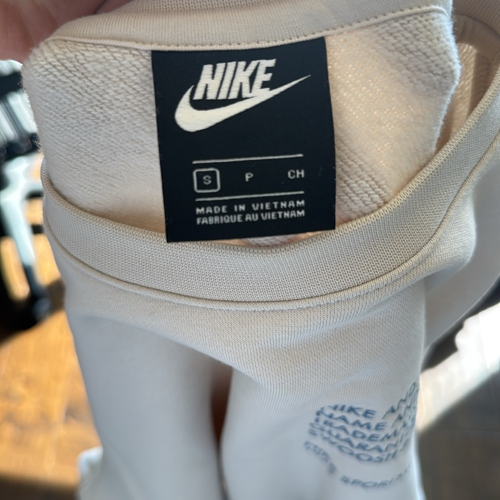 Nike Sweater - Picture 5 of 7